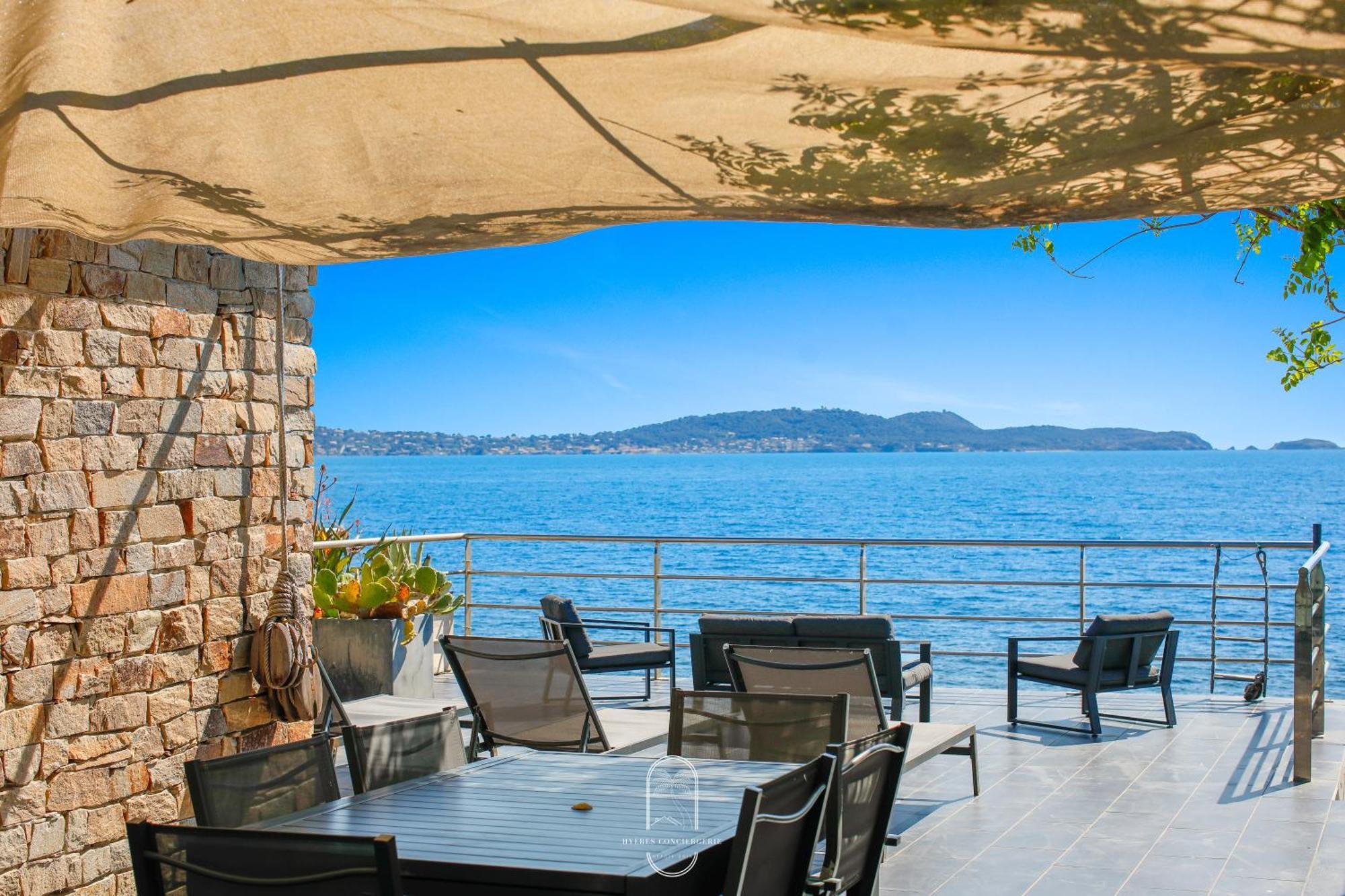 Maison Sur L'Eau-Hyeres-Almanarre-Parkings Clim Wifi By Hc 외부 사진