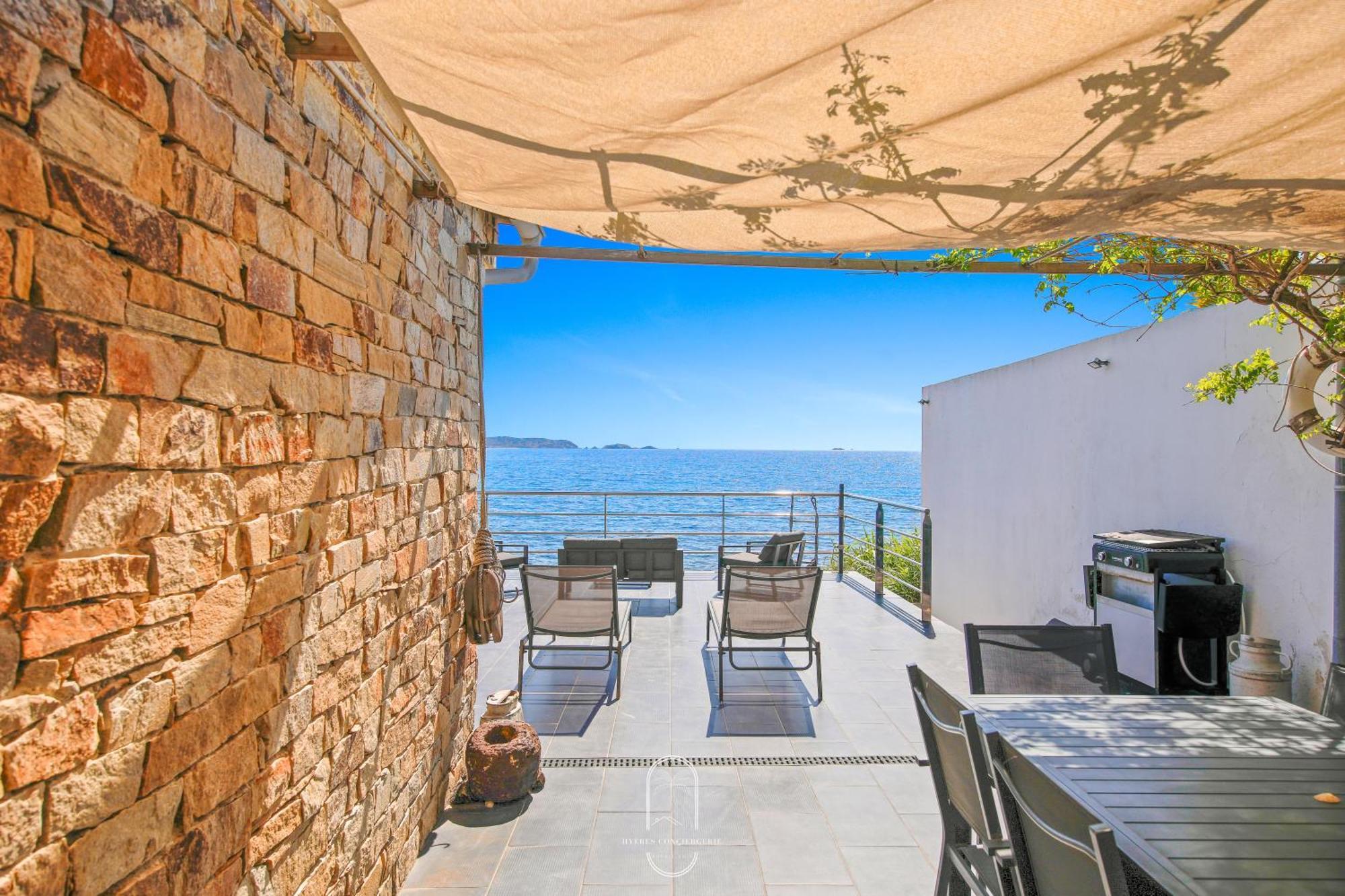 Maison Sur L'Eau-Hyeres-Almanarre-Parkings Clim Wifi By Hc 외부 사진