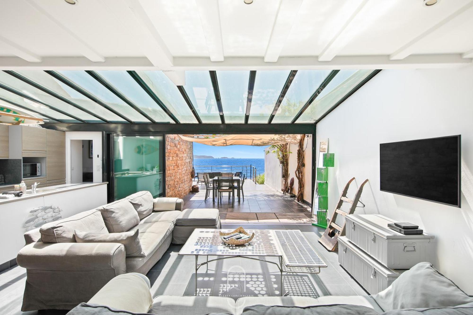 Maison Sur L'Eau-Hyeres-Almanarre-Parkings Clim Wifi By Hc 외부 사진