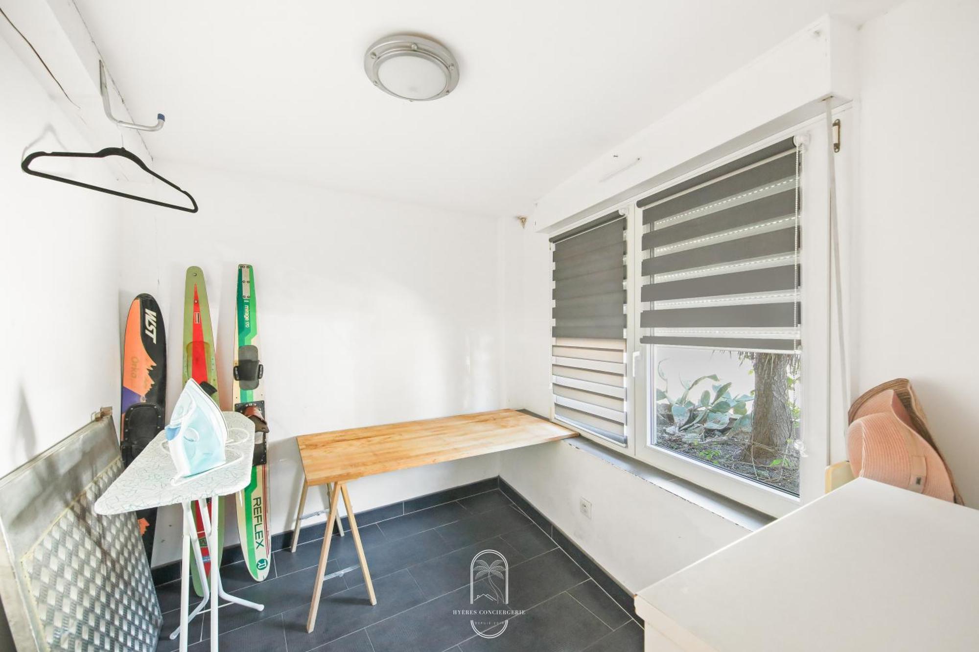 Maison Sur L'Eau-Hyeres-Almanarre-Parkings Clim Wifi By Hc 외부 사진