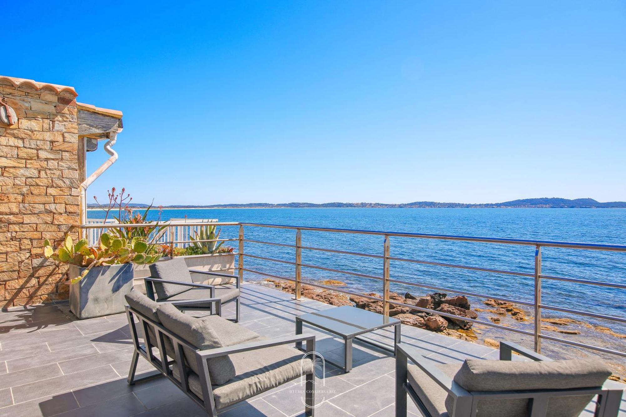 Maison Sur L'Eau-Hyeres-Almanarre-Parkings Clim Wifi By Hc 외부 사진