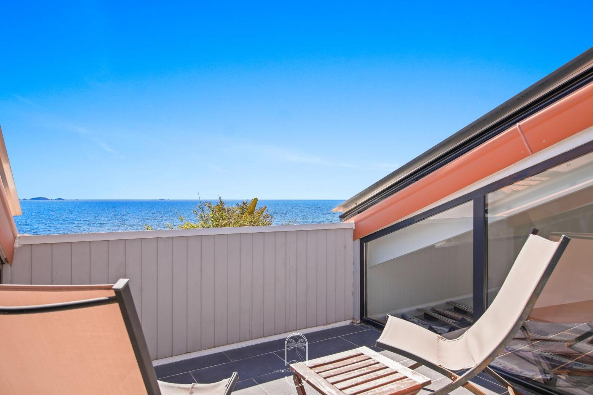 Maison Sur L'Eau-Hyeres-Almanarre-Parkings Clim Wifi By Hc 외부 사진