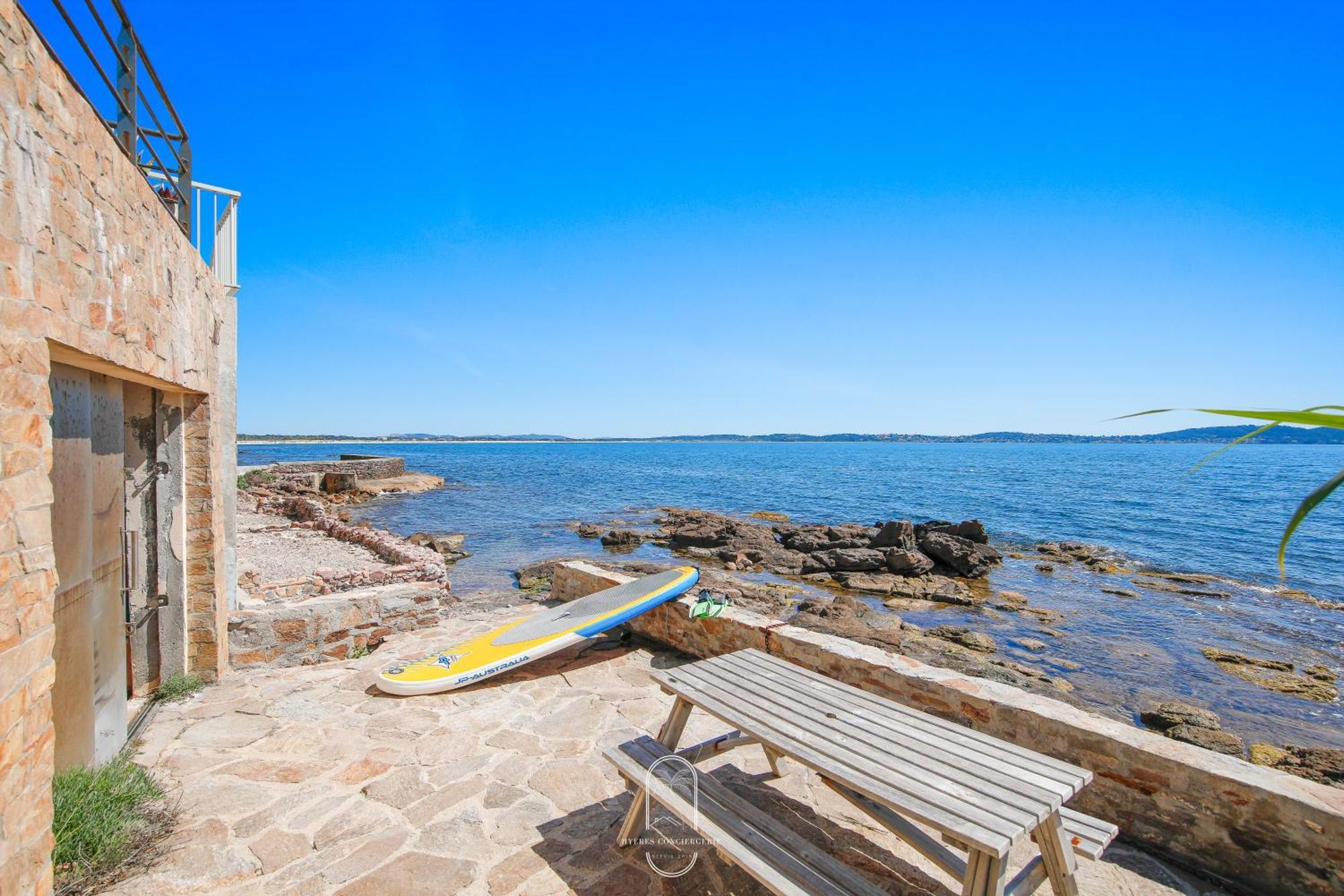 Maison Sur L'Eau-Hyeres-Almanarre-Parkings Clim Wifi By Hc 외부 사진